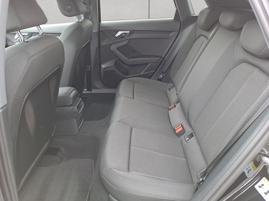 Audi A3 35 TFSI Sportback S tronic S line Navi * LED