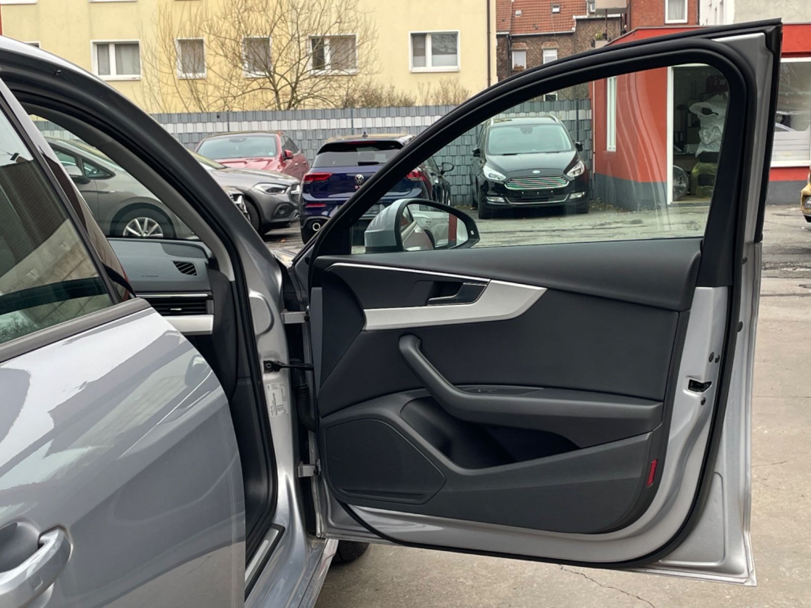 Audi A4 Lim. 40 TDI quattro advanced