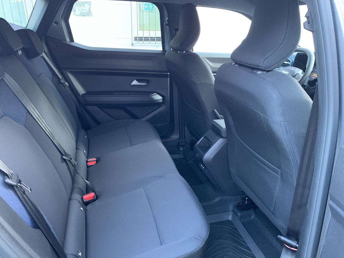 Dacia Duster HYBRID 140 - Samsaru's Car Outlet