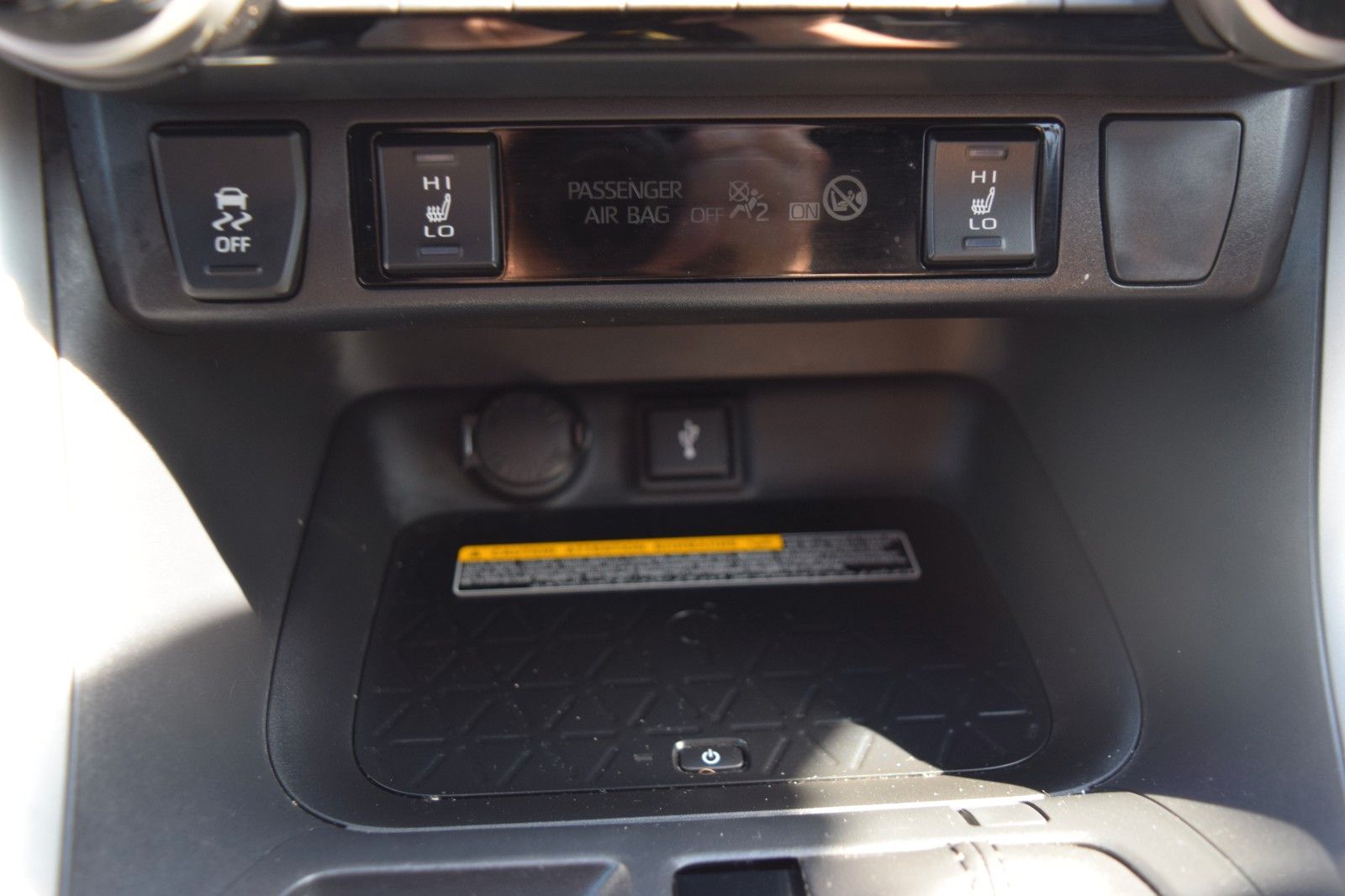 Toyota RAV 4 RAV4 Hybrid 4x2 Black Edition - Samsaru's Car Outlet