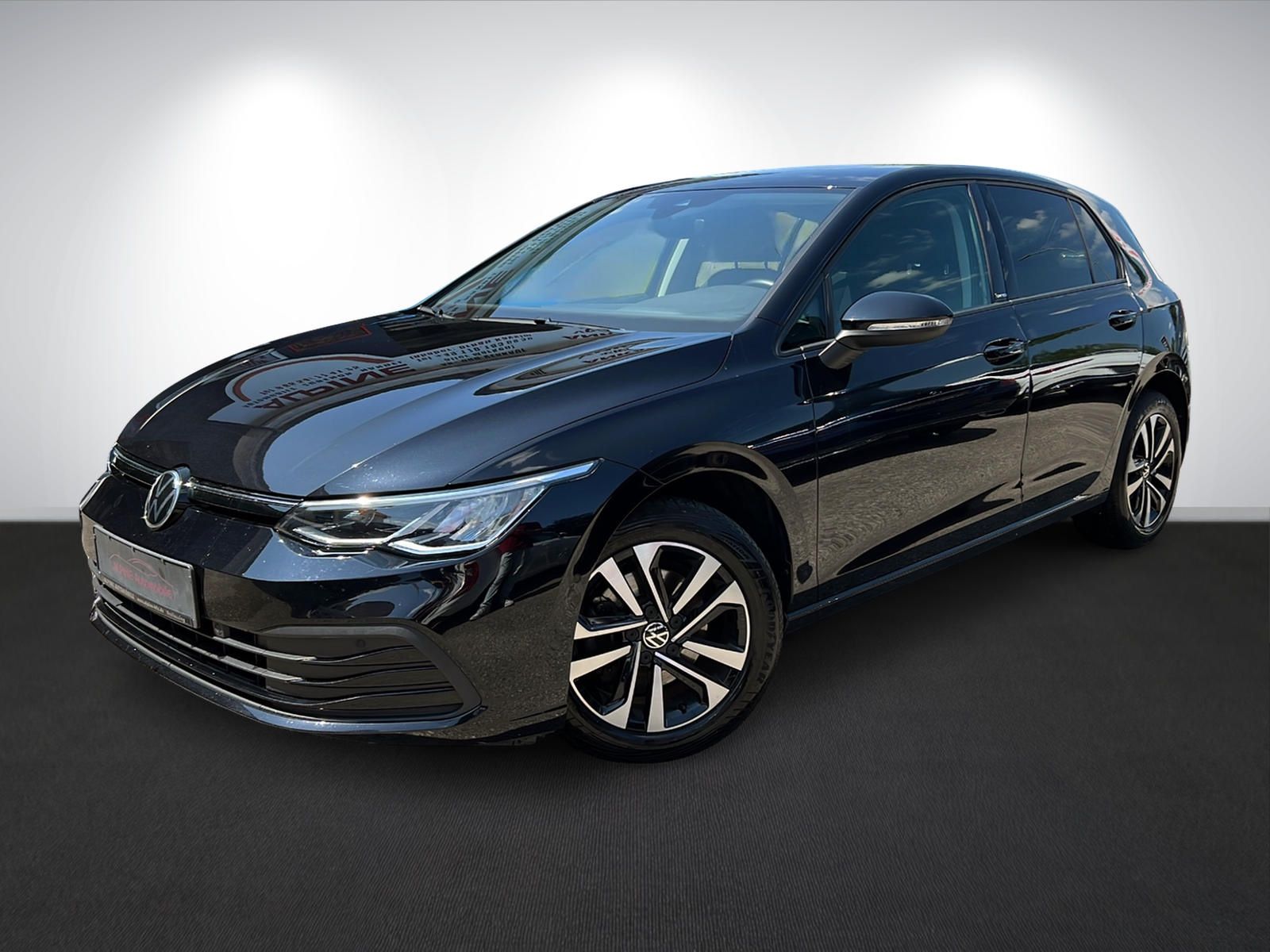 Volkswagen Golf VIII 1.5 TSI United - Samsaru's Car Outlet