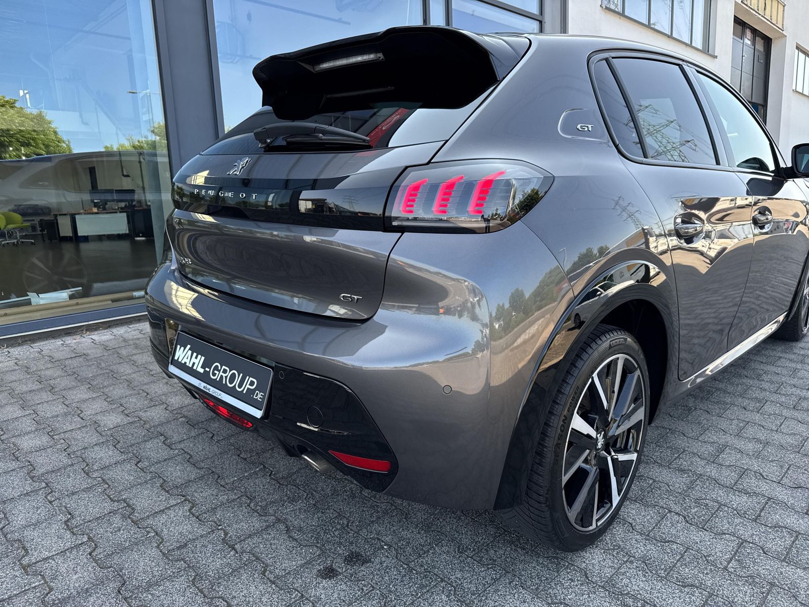 Peugeot 208 GT Line - Samsaru's Car Outlet