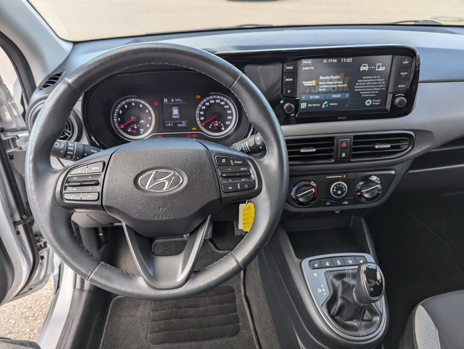 Hyundai i10 Trend - Samsaru's Car Outlet