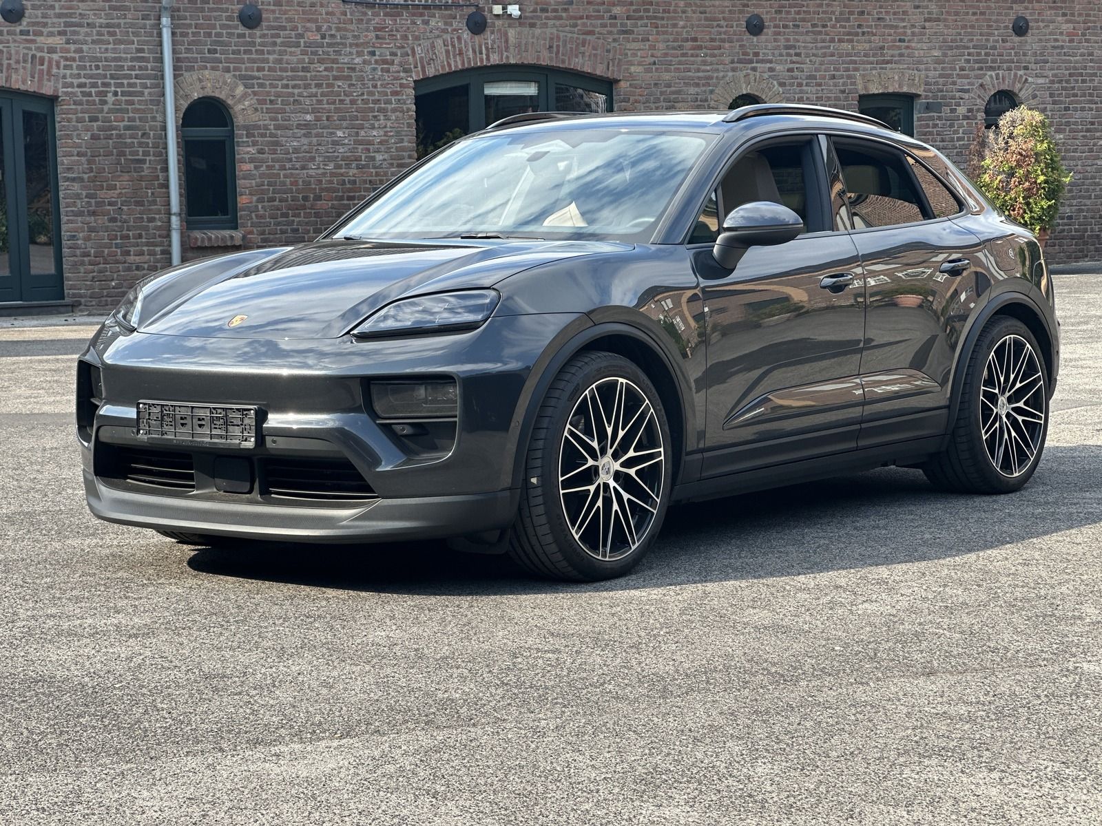 Porsche Macan 4 INNODRIVE - Samsaru's Car Outlet