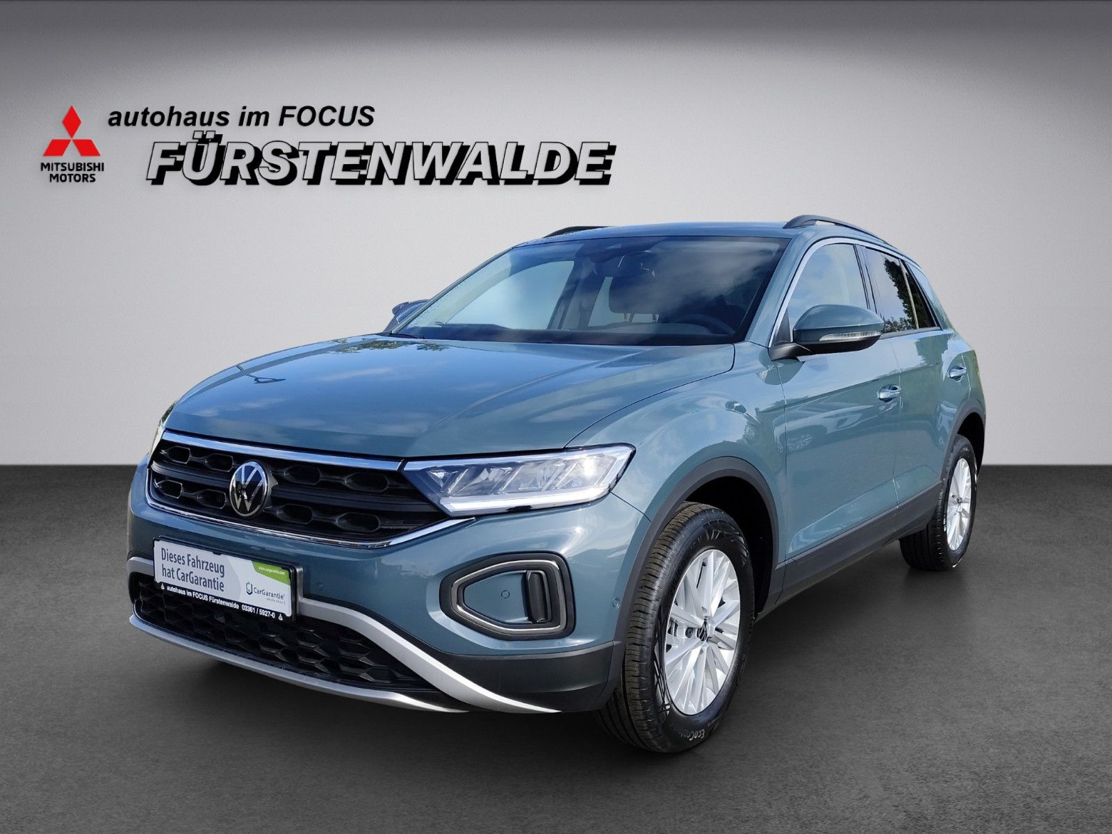 Volkswagen T-Roc 1.0 Life - Samsaru's Car Outlet