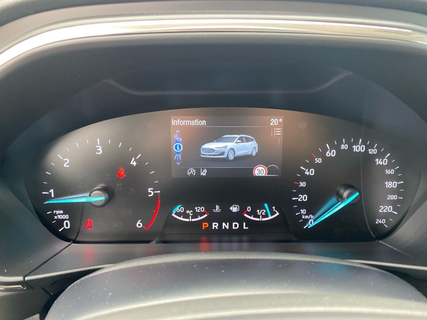 Ford Focus Turnier 1.5 EcoBlue TITANIUM *Matrix*AHK*