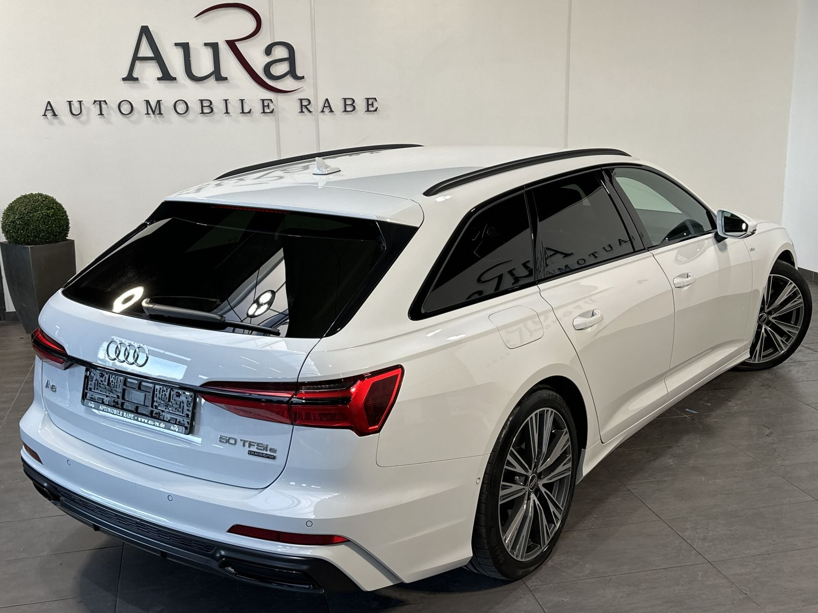 Audi A6 Avant 50 TFSI e Qu S-Line - Samsaru's Car Outlet