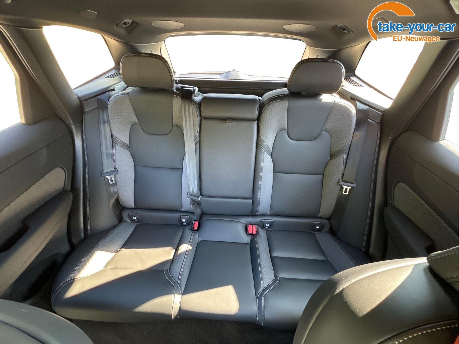 Volvo XC60 Black Edition Plus Nordic T6 AWD AHK+360...