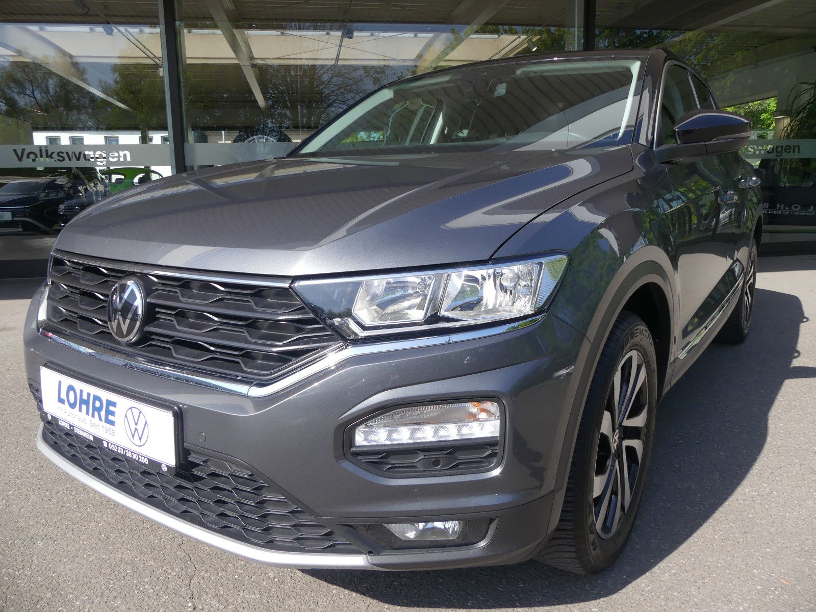 Volkswagen T-Roc 1.5 TSI Active - Samsaru's Car Outlet