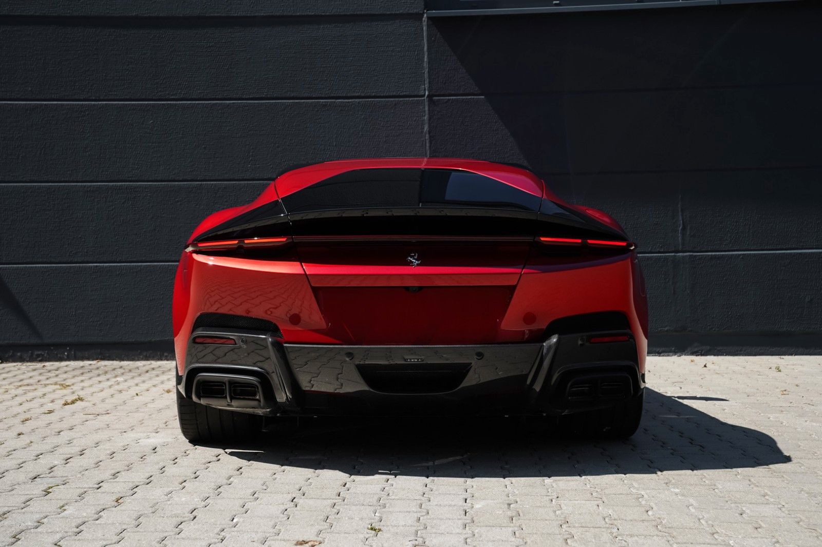 Ferrari 12 Cilindri *Crema* Carbon-Pano-*Blanco COC*