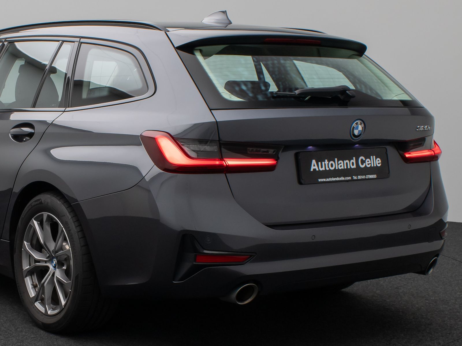 BMW 320e Sport Line - Samsaru's Car Outlet