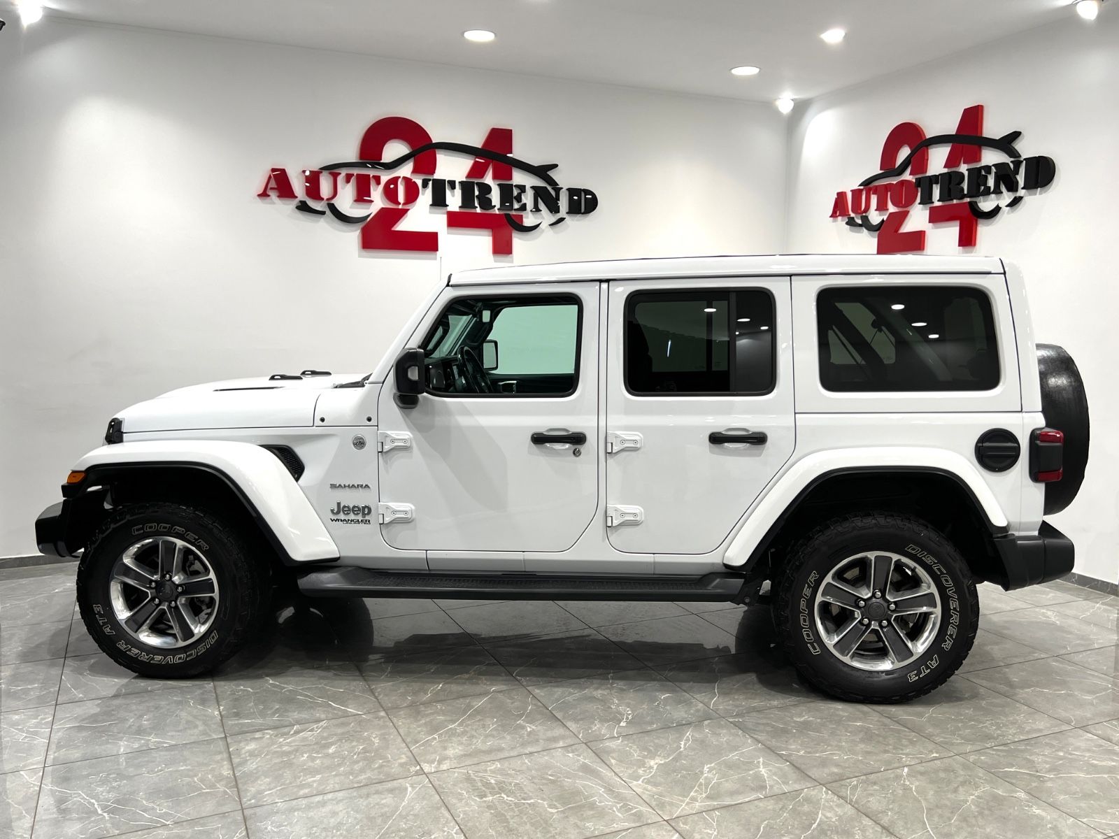 Jeep Wrangler Unlimited Sahara Softtop Sky One-Touch