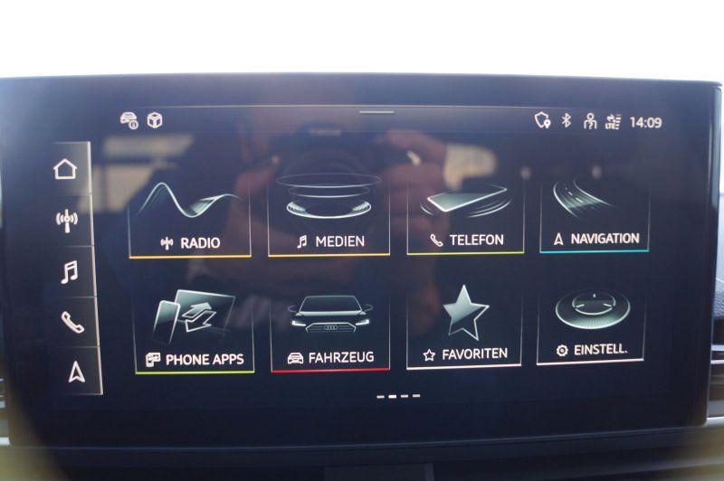 Audi A4 Avant S-Line 40TFSI - Samsaru's Car Outlet