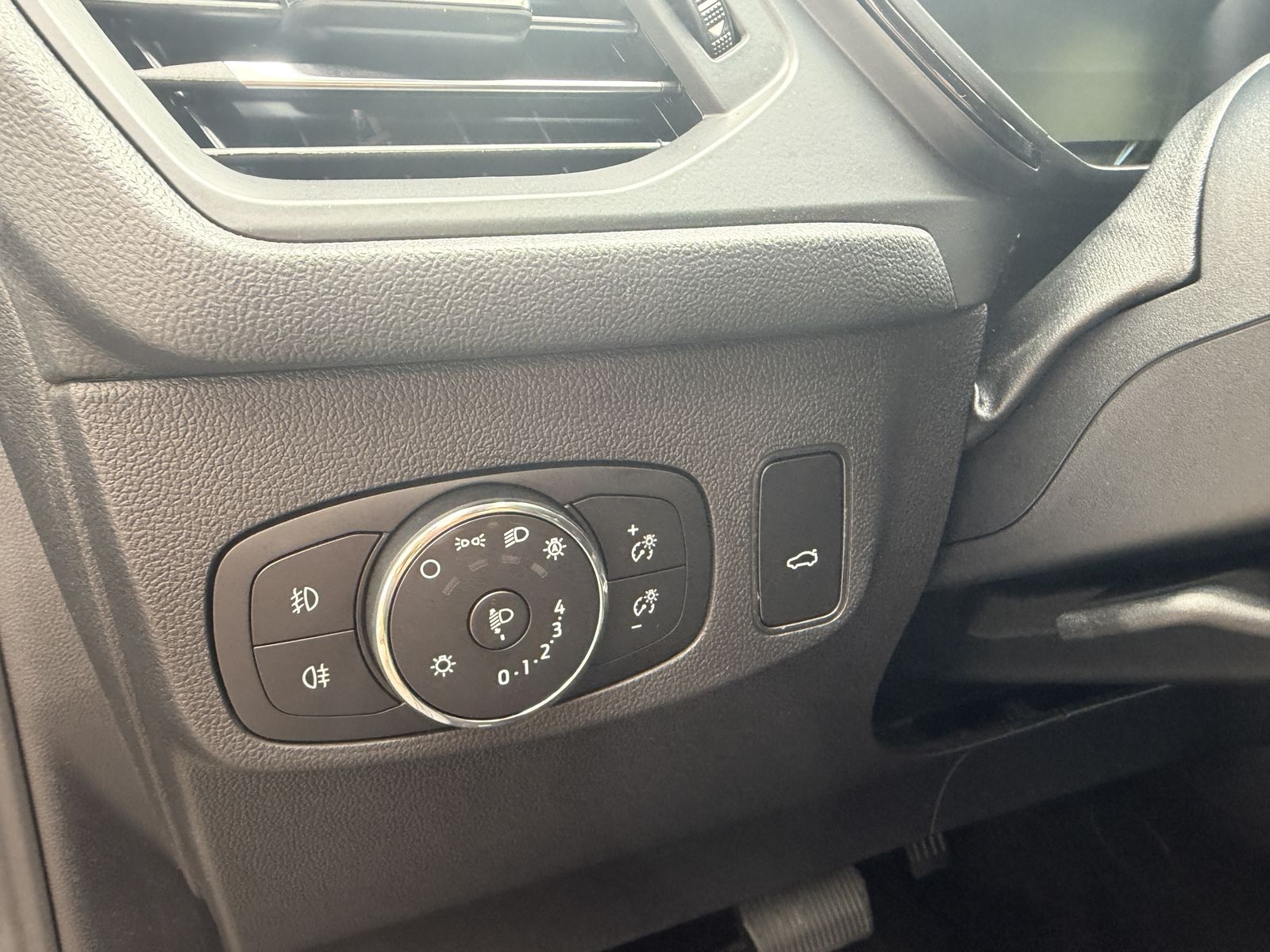 Ford Focus ST-Line LED Navi ACC-Tempomat Pano Kamera