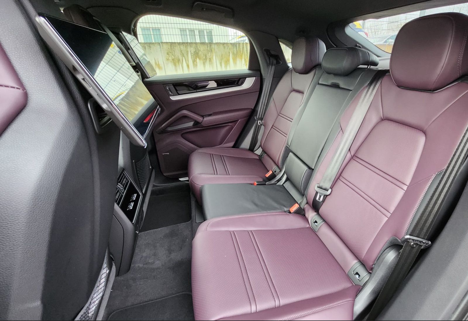 Porsche Cayenne Coupe Hybrid*SportDesign*SPORTABGAS*4xTV