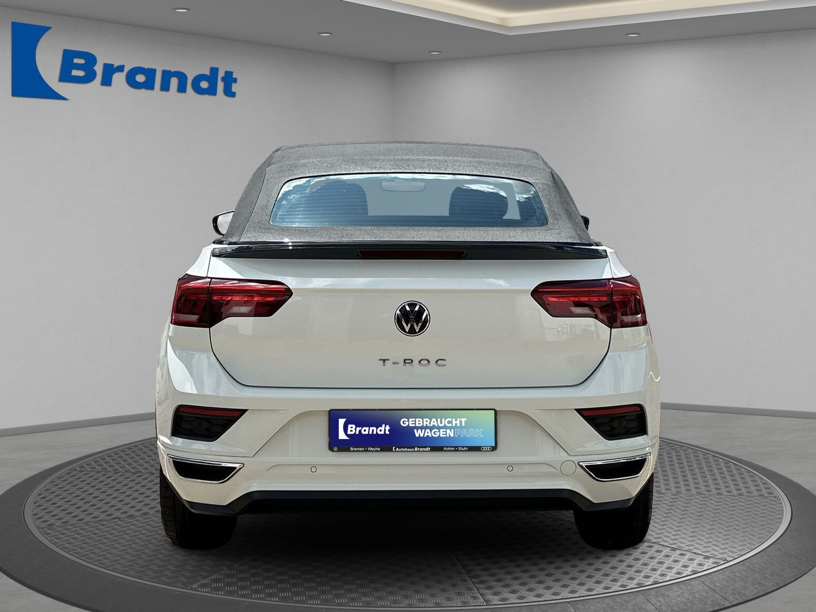 Volkswagen T-Roc R-Line - Samsaru's Car Outlet