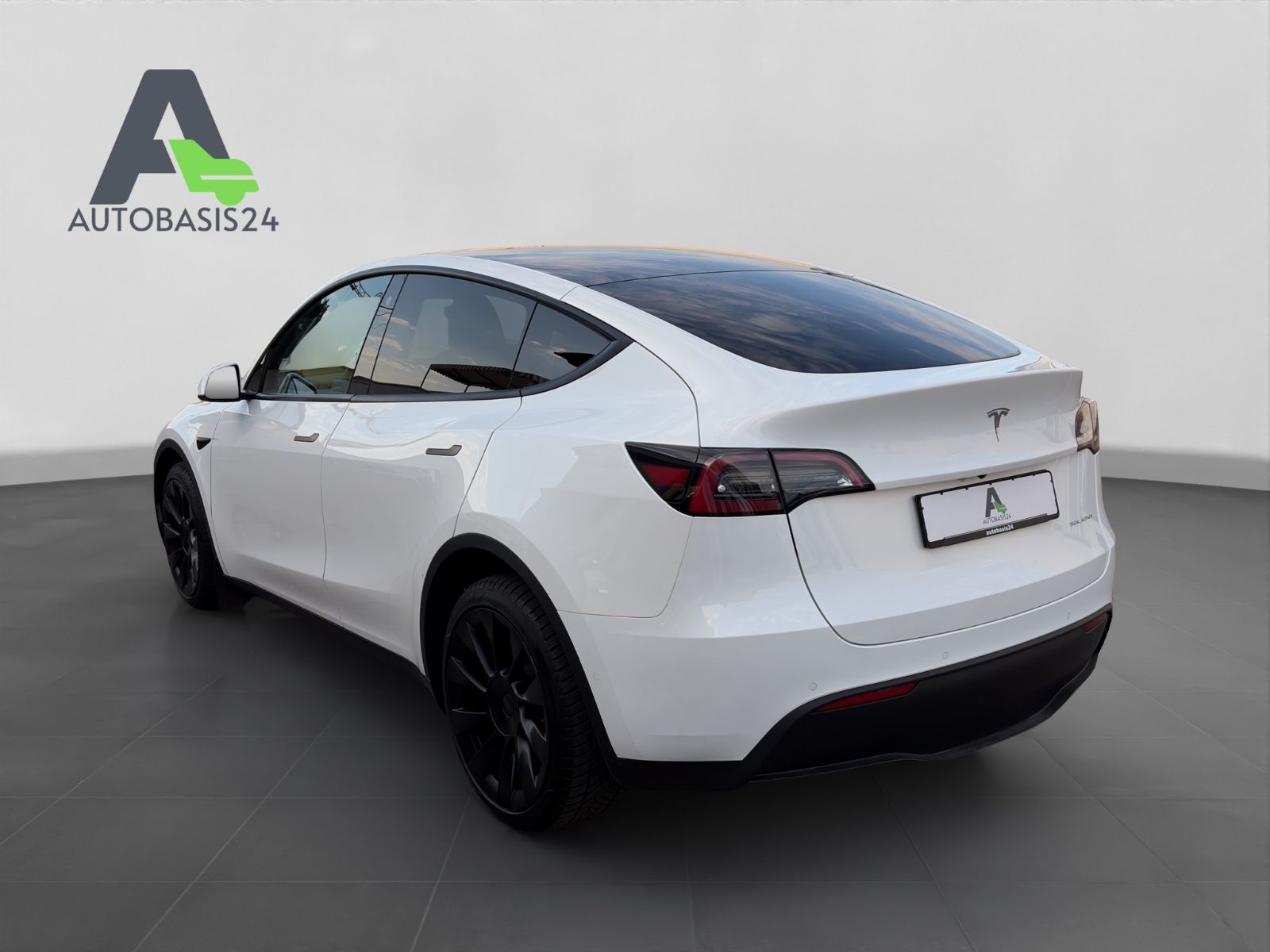 Tesla Model Y Long Range Dual AWD *Shanghai*1.Hand*