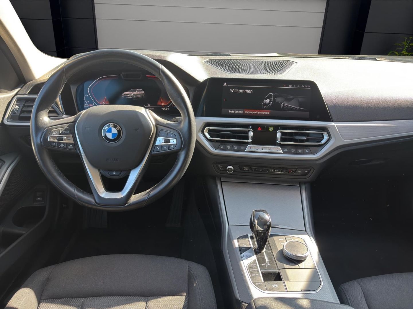 BMW 320 xDrive Advantage - Samsaru's Car Outlet