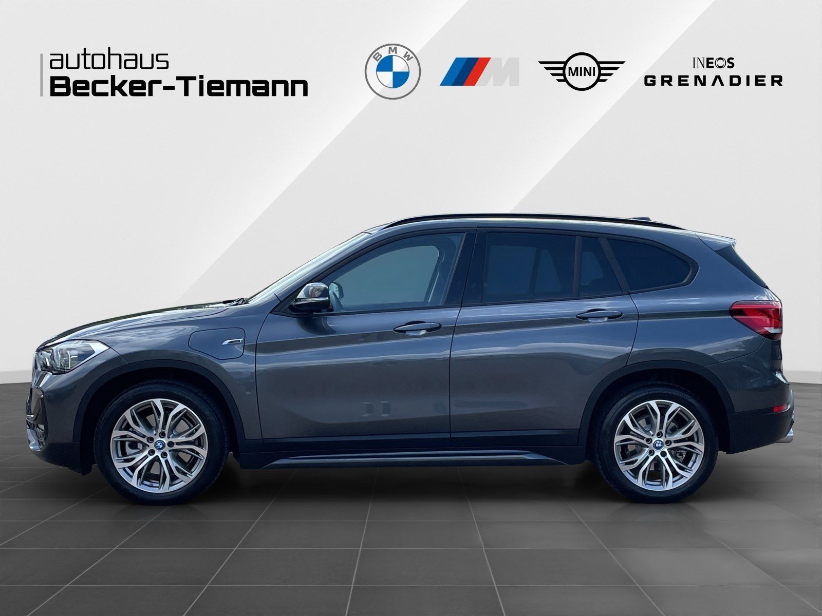 BMW X1 xDrive25e Sport Line - Samsaru's Car Outlet