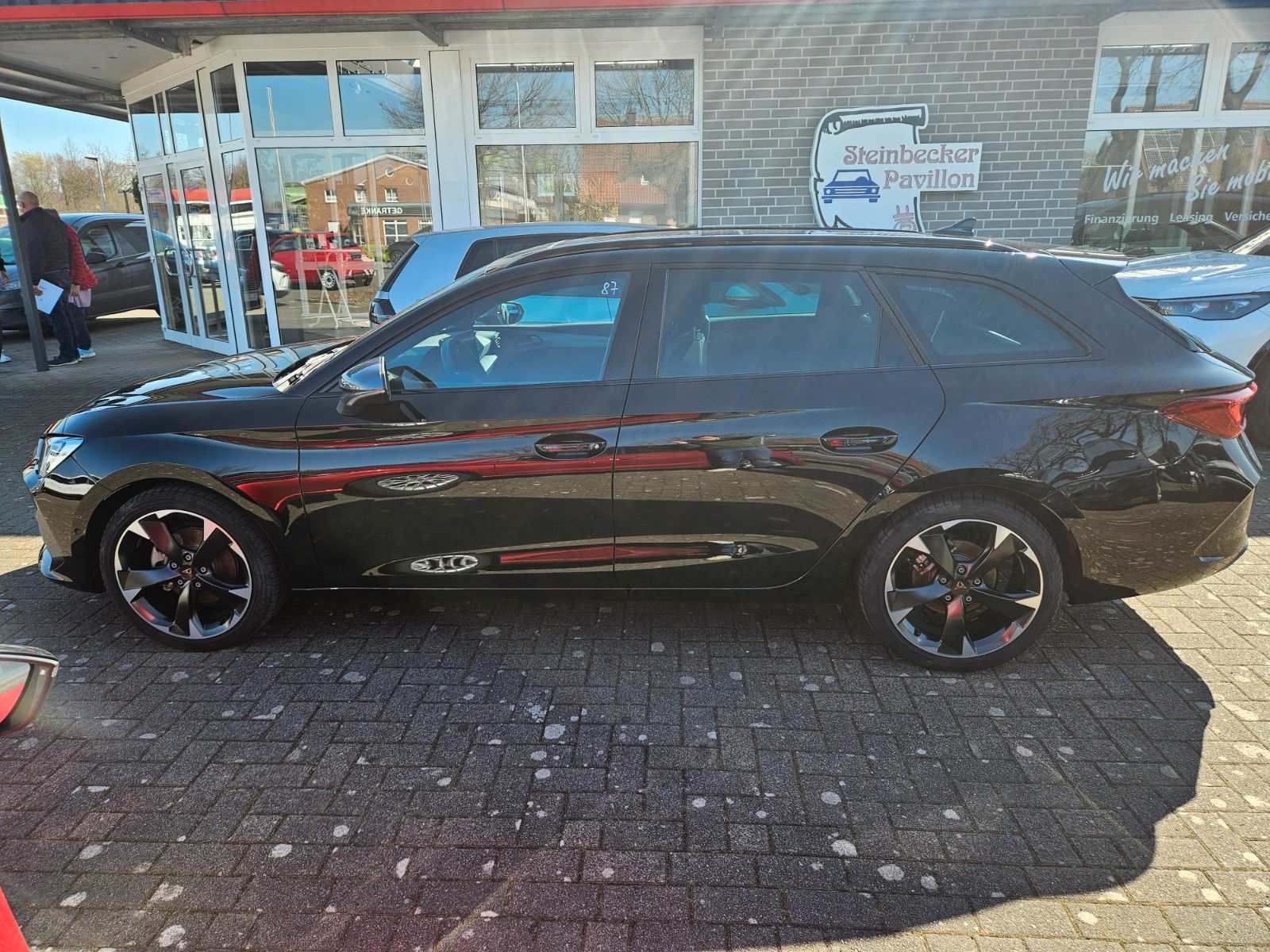 Cupra Leon Sportstourer - Samsaru's Car Outlet