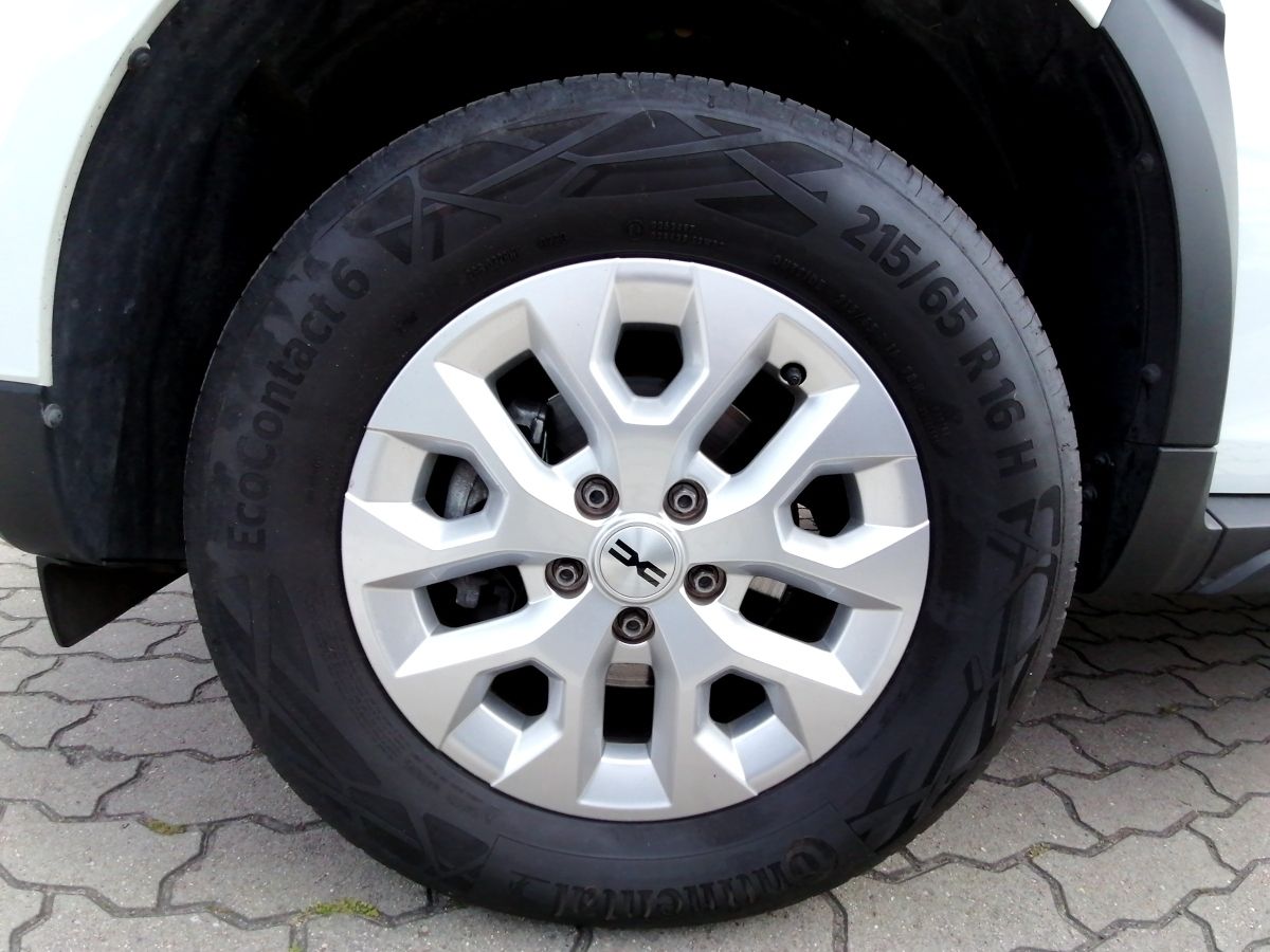 Dacia Duster Expression Blue d - Samsaru's Car Outlet