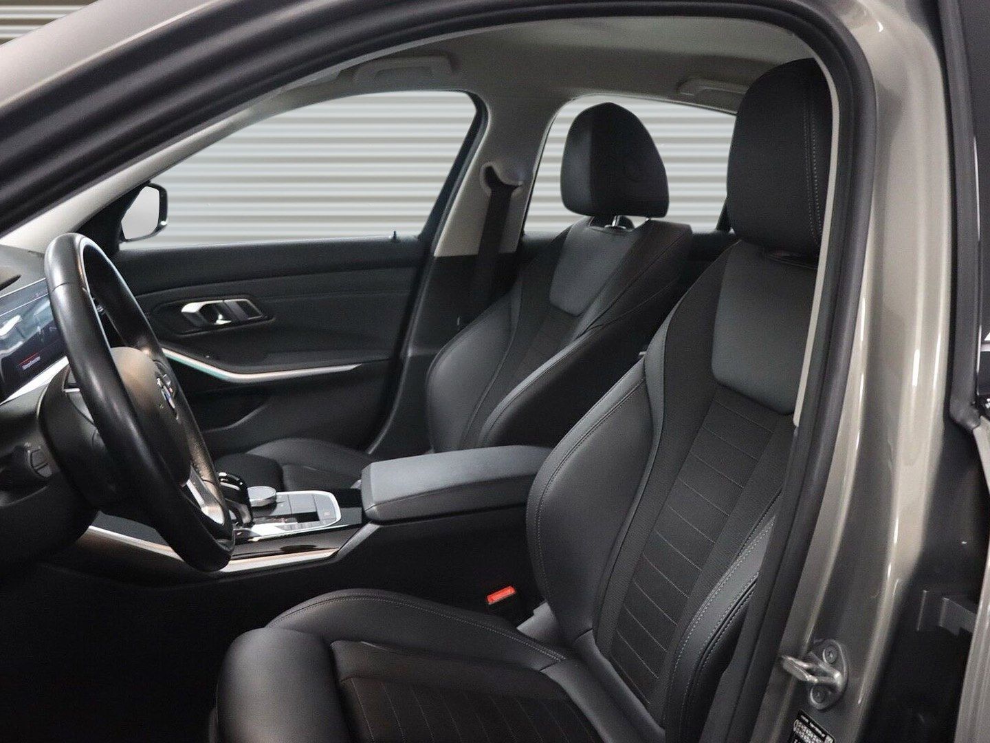 BMW 320d A Sport Line - Samsaru's Car Outlet