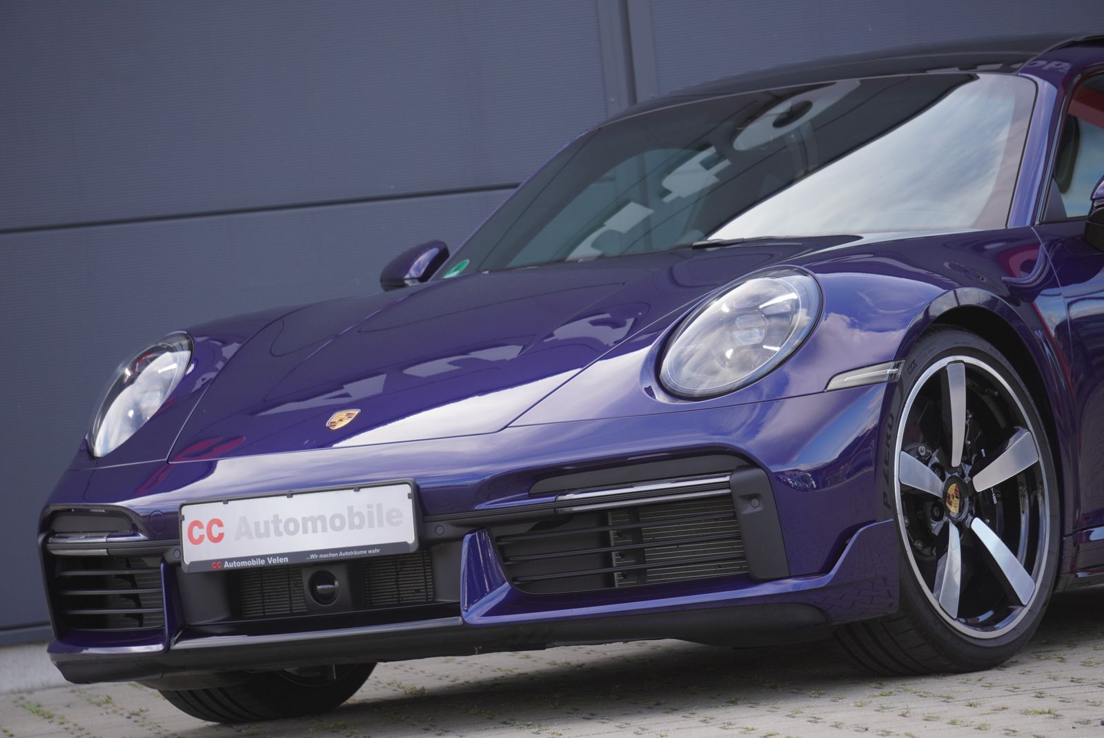 Porsche 992 Turbo S Sport Design - Samsaru's Car Outlet