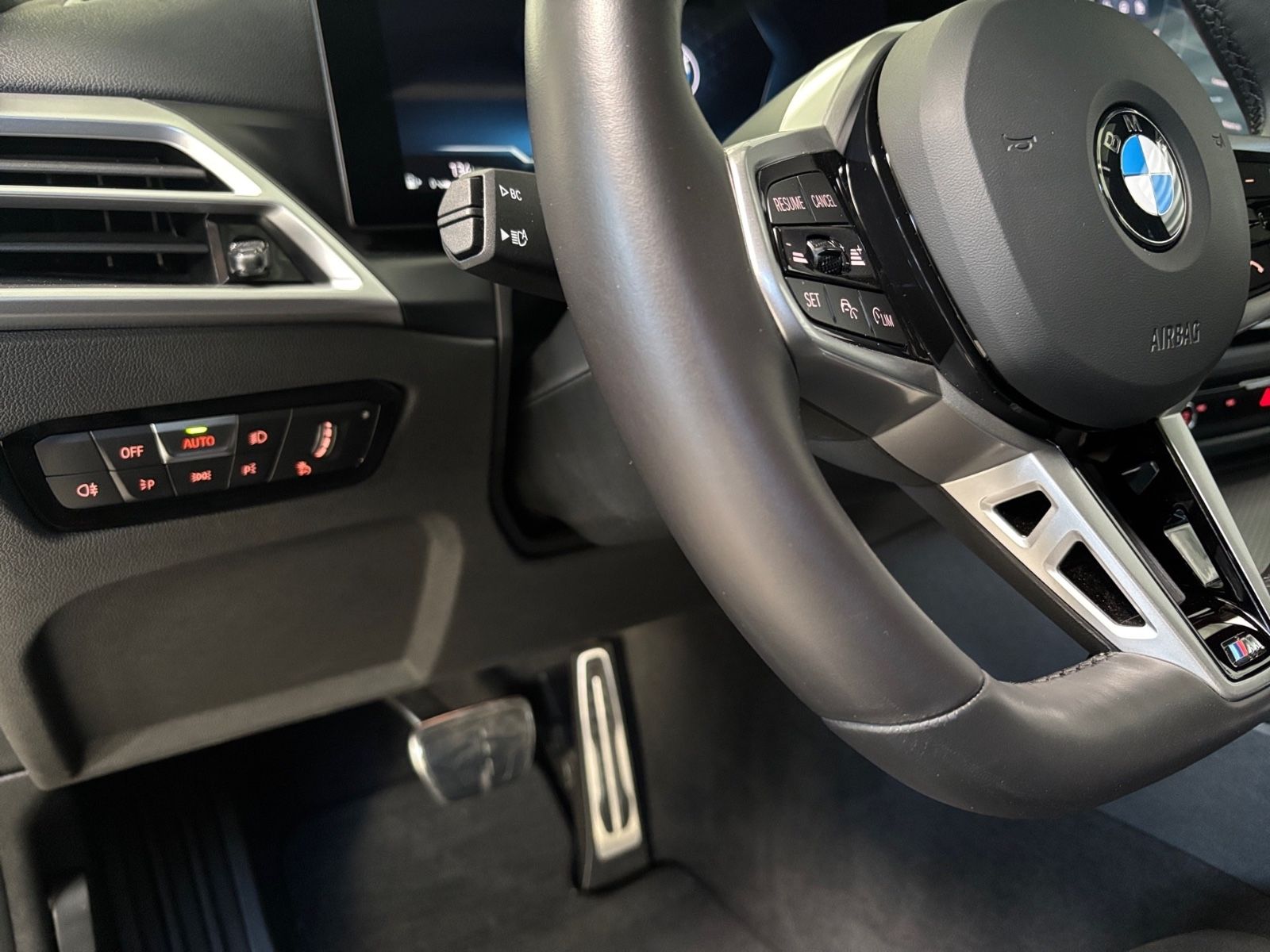 BMW 320i Touring M Sport -AHK/Pano/HeadUp/Innovation