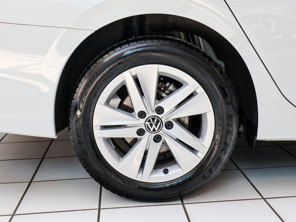 Volkswagen Golf VIII Variant Life 1.0 l TSI - Samsaru's Car Outlet