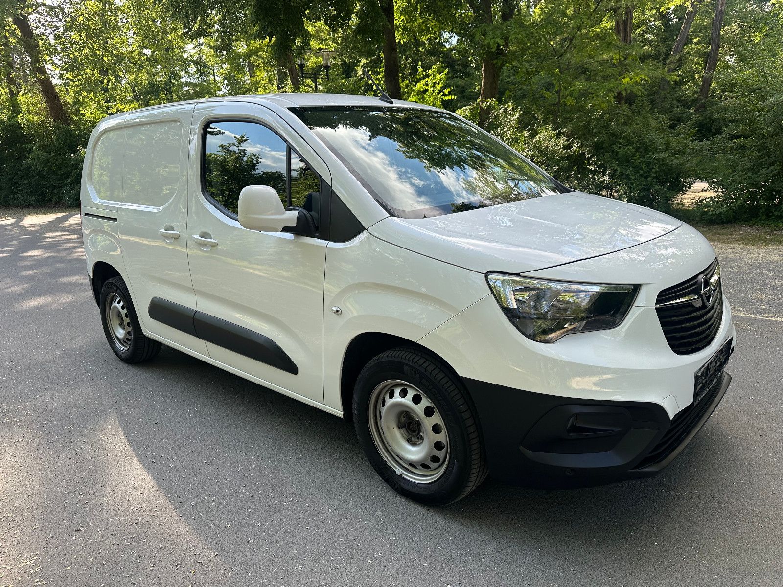 Opel Combo E Cargo Edition - Samsaru's Car Outlet