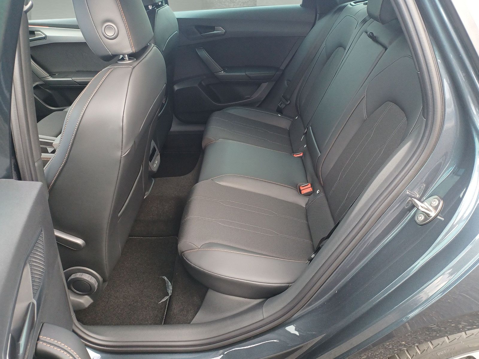 Cupra Leon Sportstourer 1.5 eTSI - Samsaru's Car Outlet