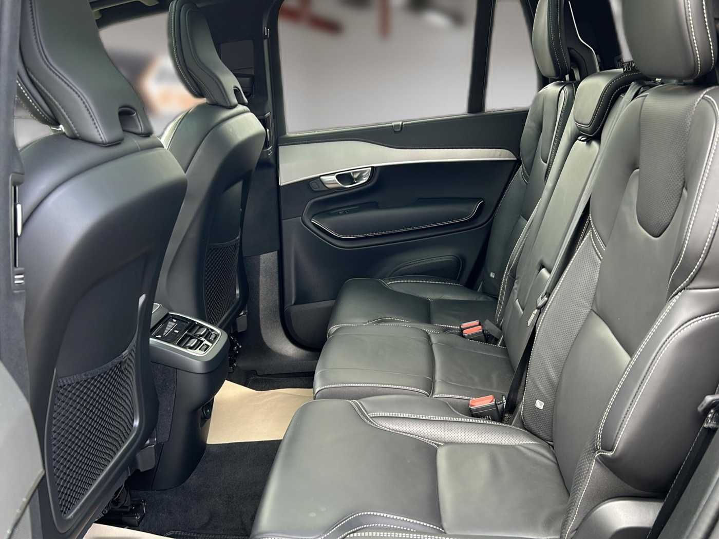 Volvo XC 90 Ultimate Bright AWD - Samsaru's Car Outlet