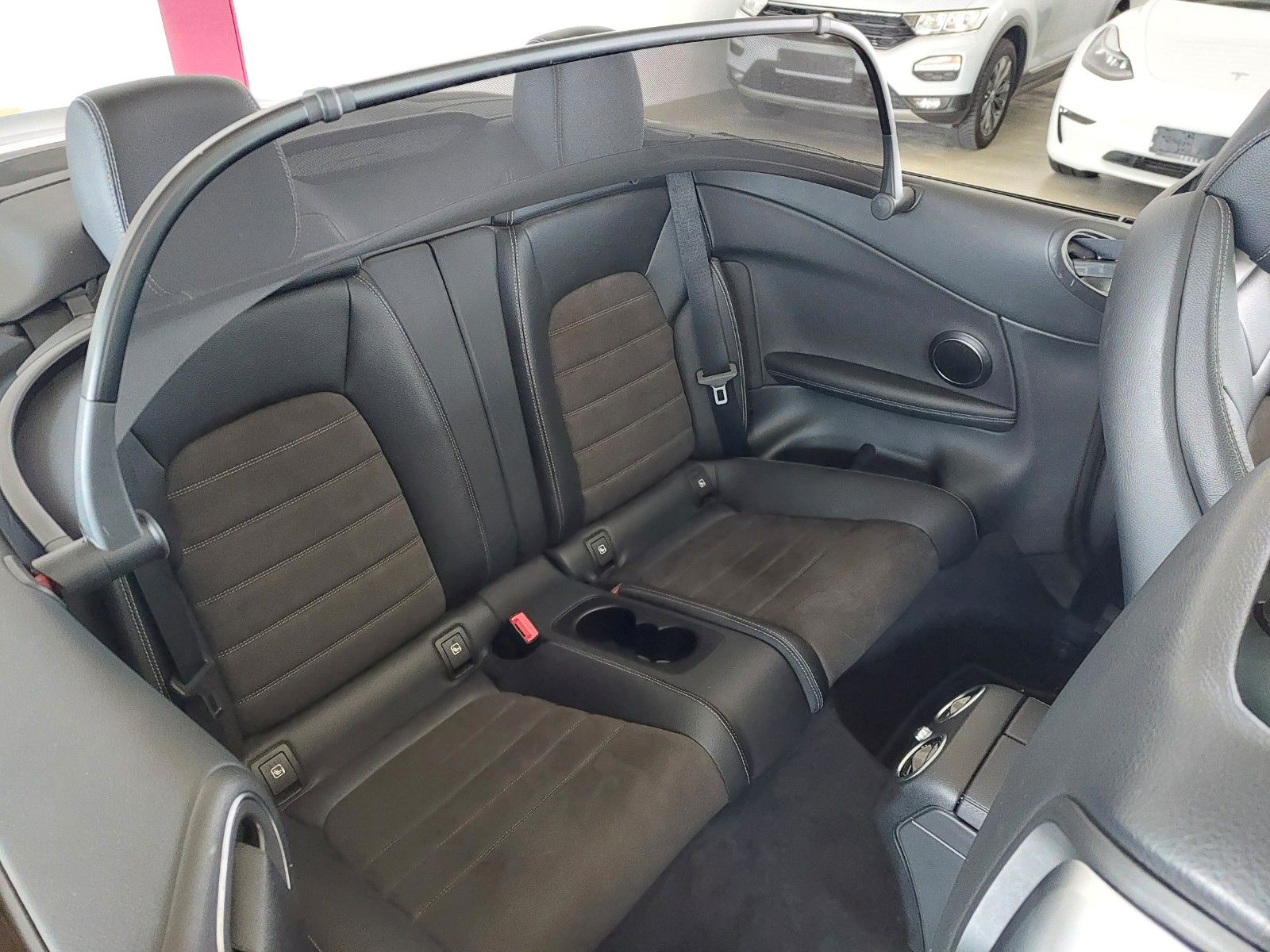 Mercedes-Benz C 180 Cabrio AMG-LINE - Samsaru's Car Outlet