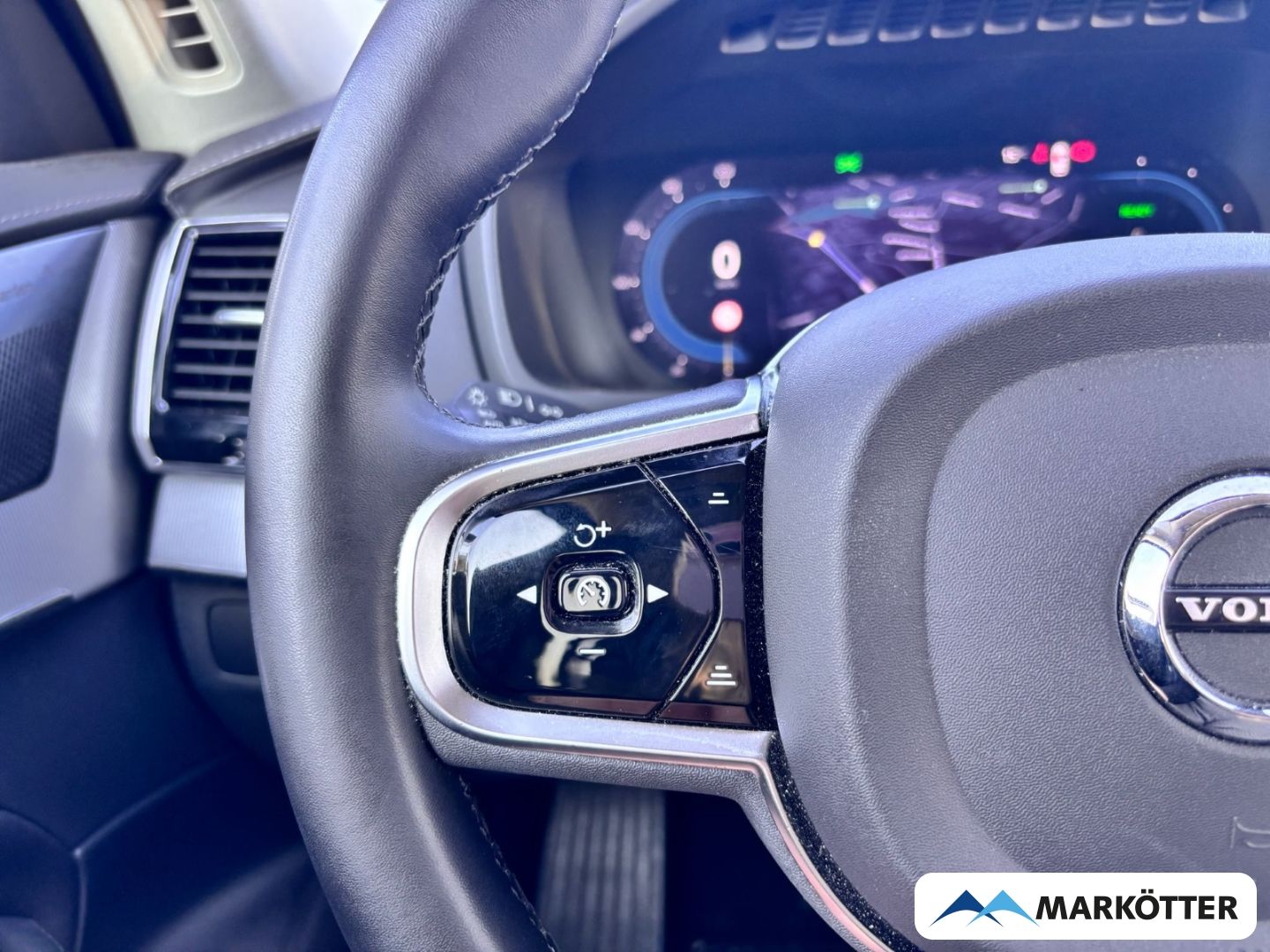 Volvo XC90 T8 AWD Plus Dark Recharge 7-Sitzer ACC/AHK