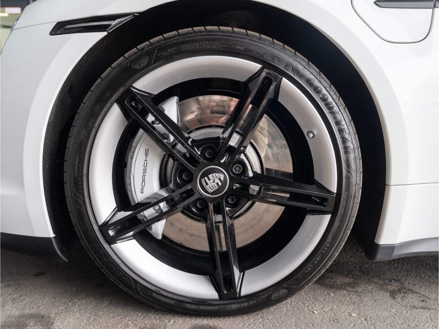 Porsche Taycan 4S Sport Turismo BOSE 22kW PSCB 18-Wege