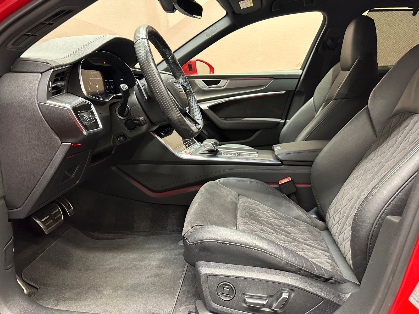 Audi RS6 Avant 4.0 TFSI quattro *1. HAND*B&O*KERAMIK*
