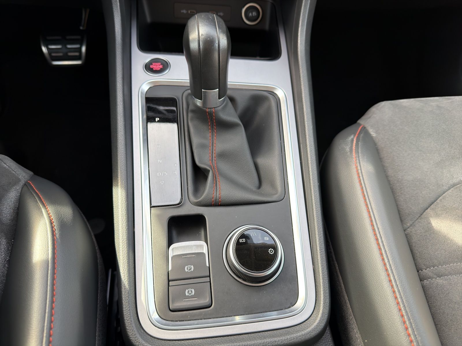 Seat Ateca 2.0 TDI DSG FR LM19 AHK KAMERA NAVI+ eKLAP