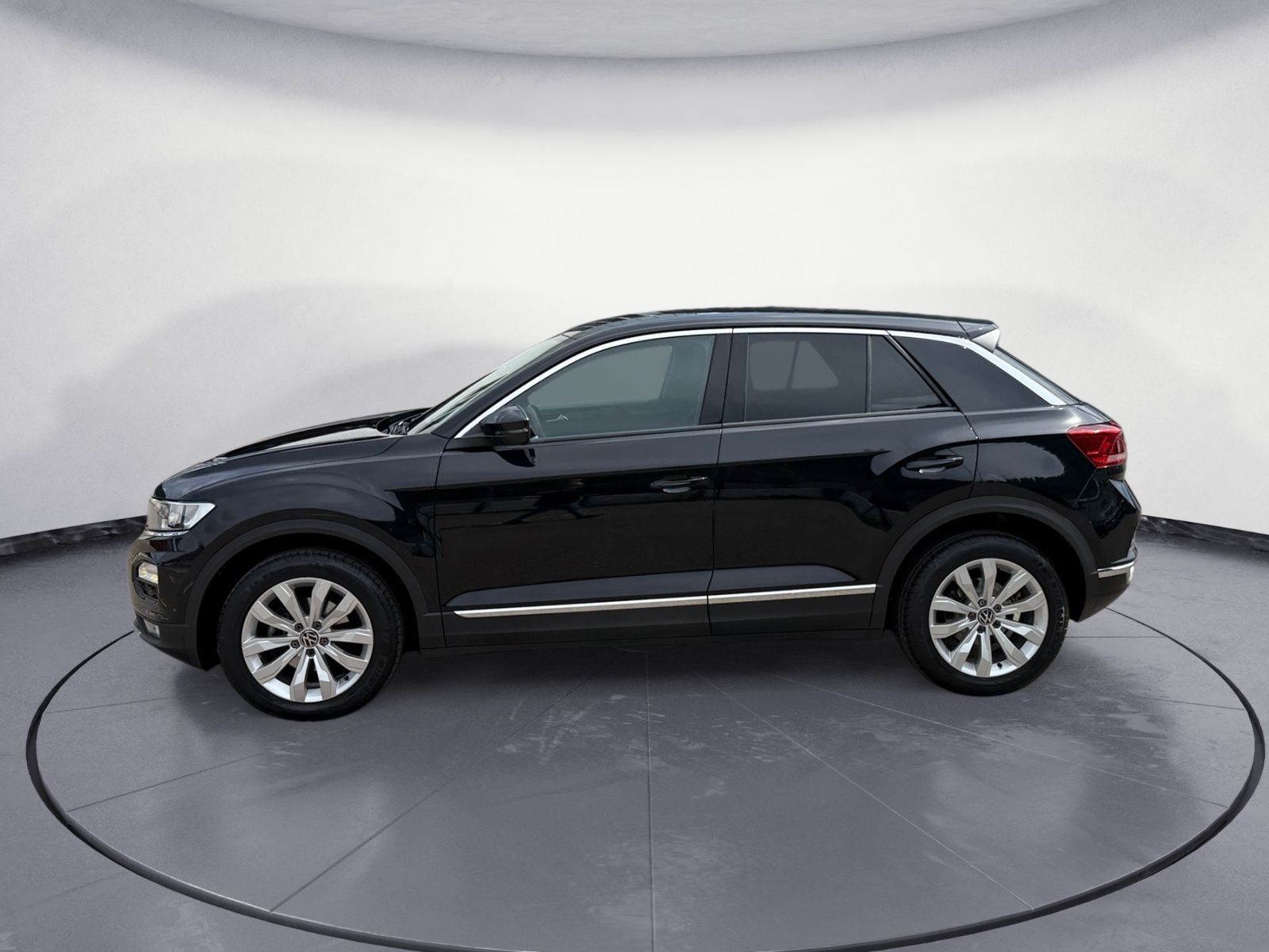 Volkswagen T-Roc 1.5 TSI ACT Sport - Samsaru's Car Outlet
