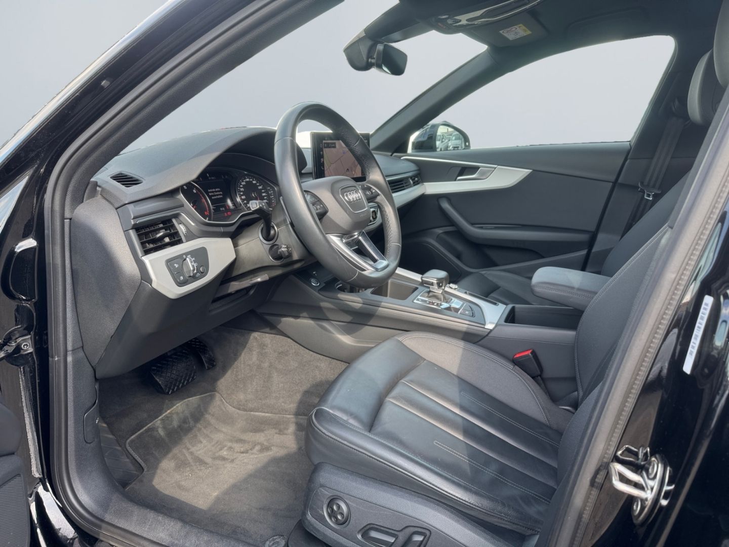 Audi A4 Avant 35 TFSI S tronic advanced - Samsaru's Car Outlet
