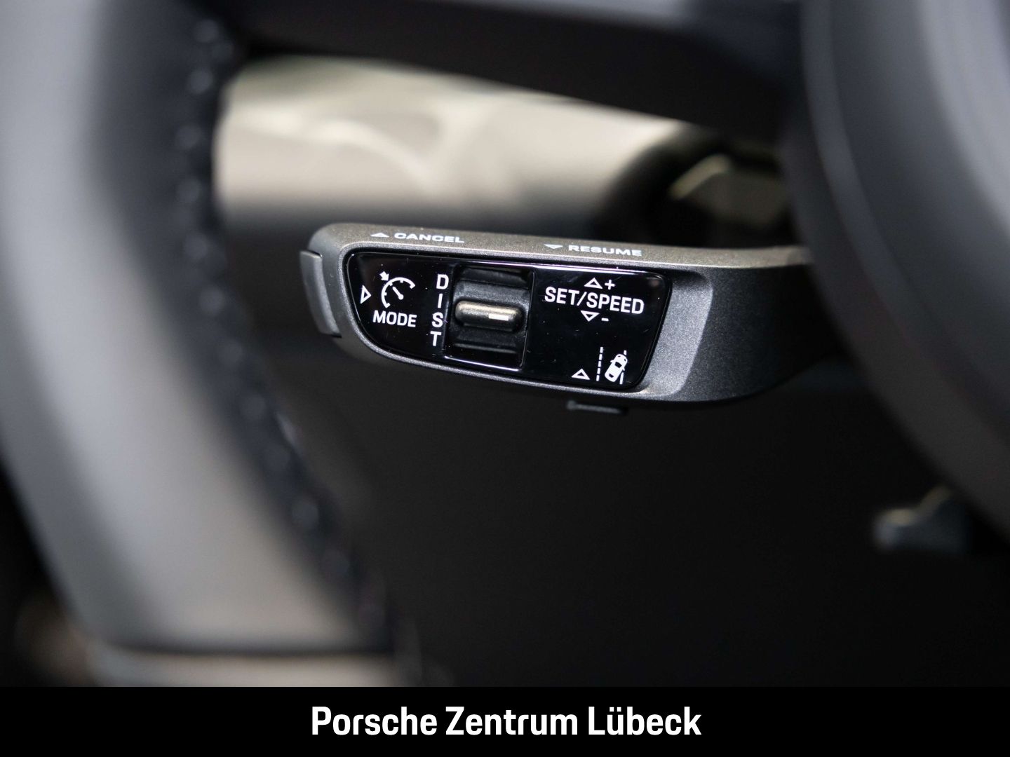 Porsche Macan - Samsaru's Car Outlet