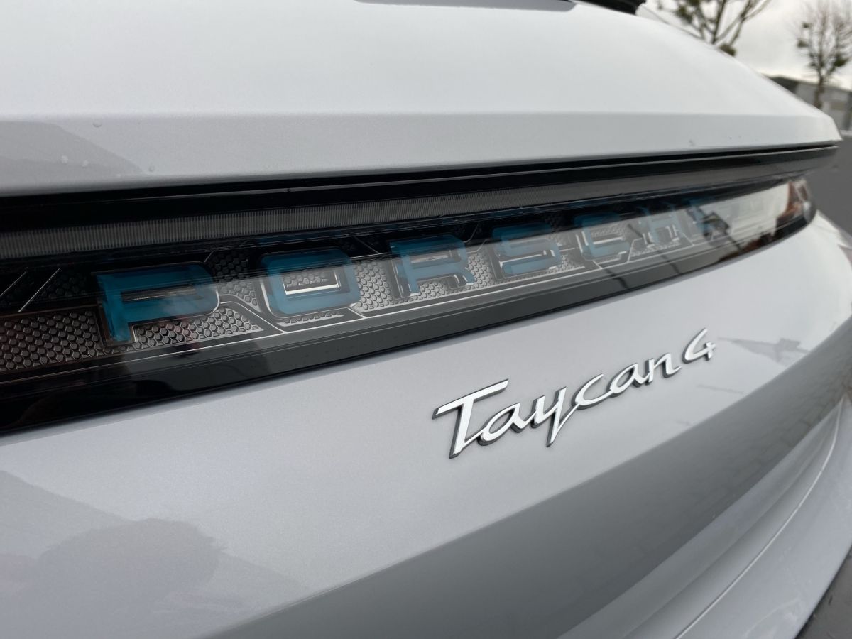 Porsche Taycan 4 Cross Turismo | Hinterachslenkung |