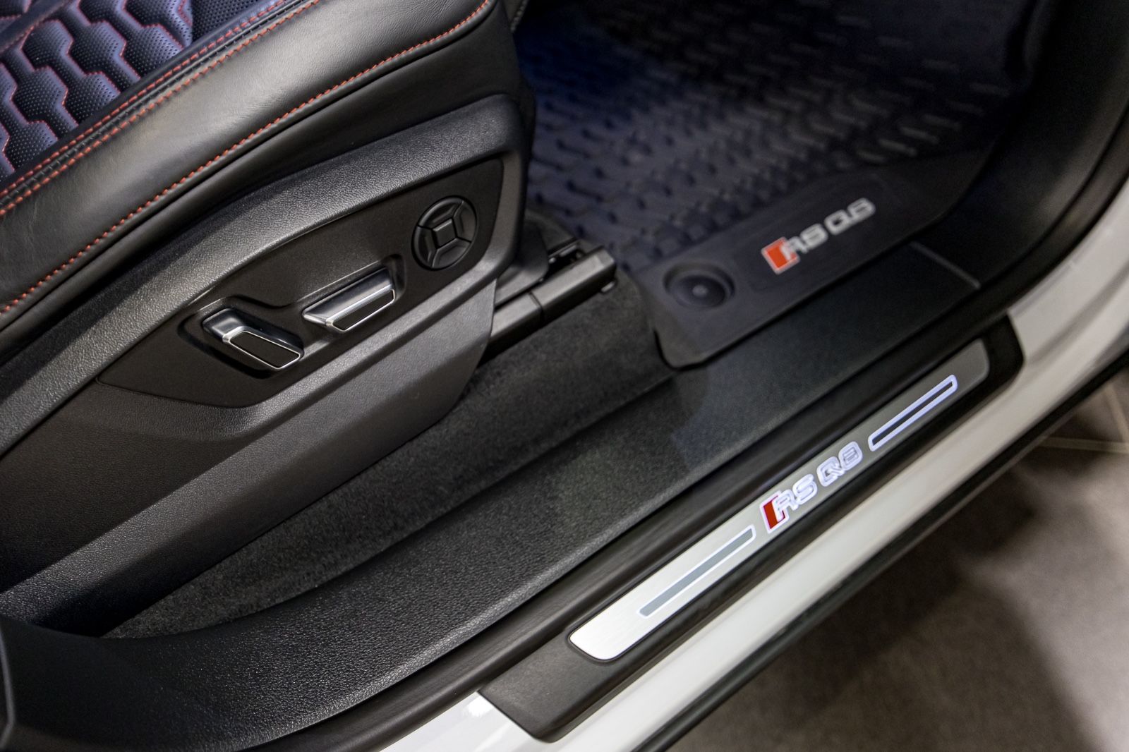 Audi RSQ8 RS Q8 TFSI quattro tiptronic