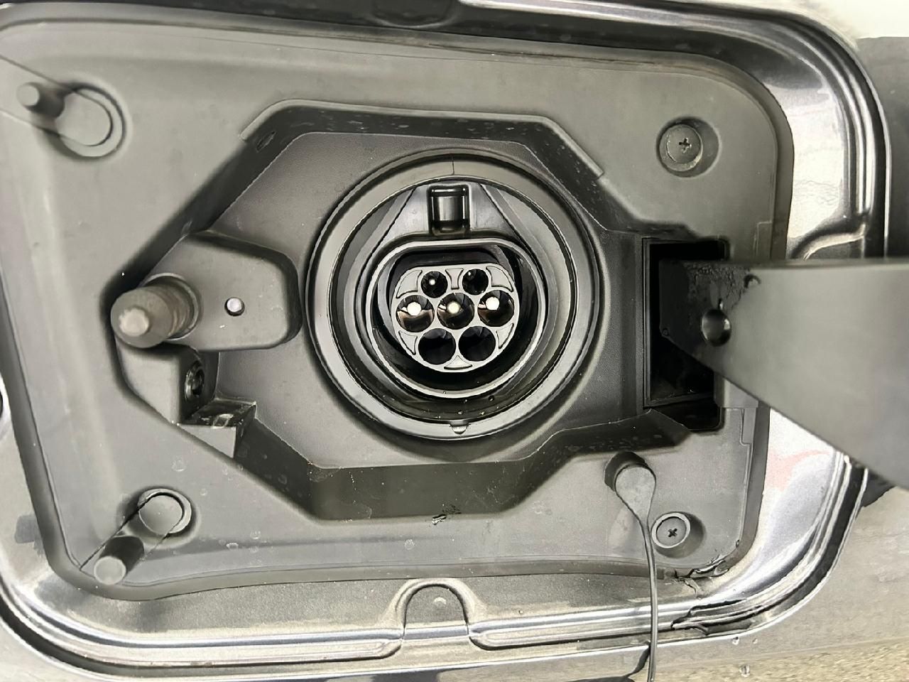 Toyota RAV4 Plug-in Hybrid 4x4 - Samsaru's Car Outlet