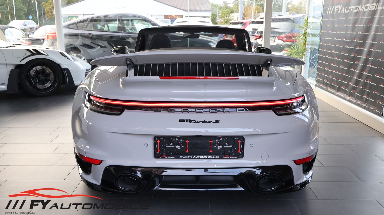 Porsche 992 Turbo S Cabriolet Lift* Keramik* Garantie*