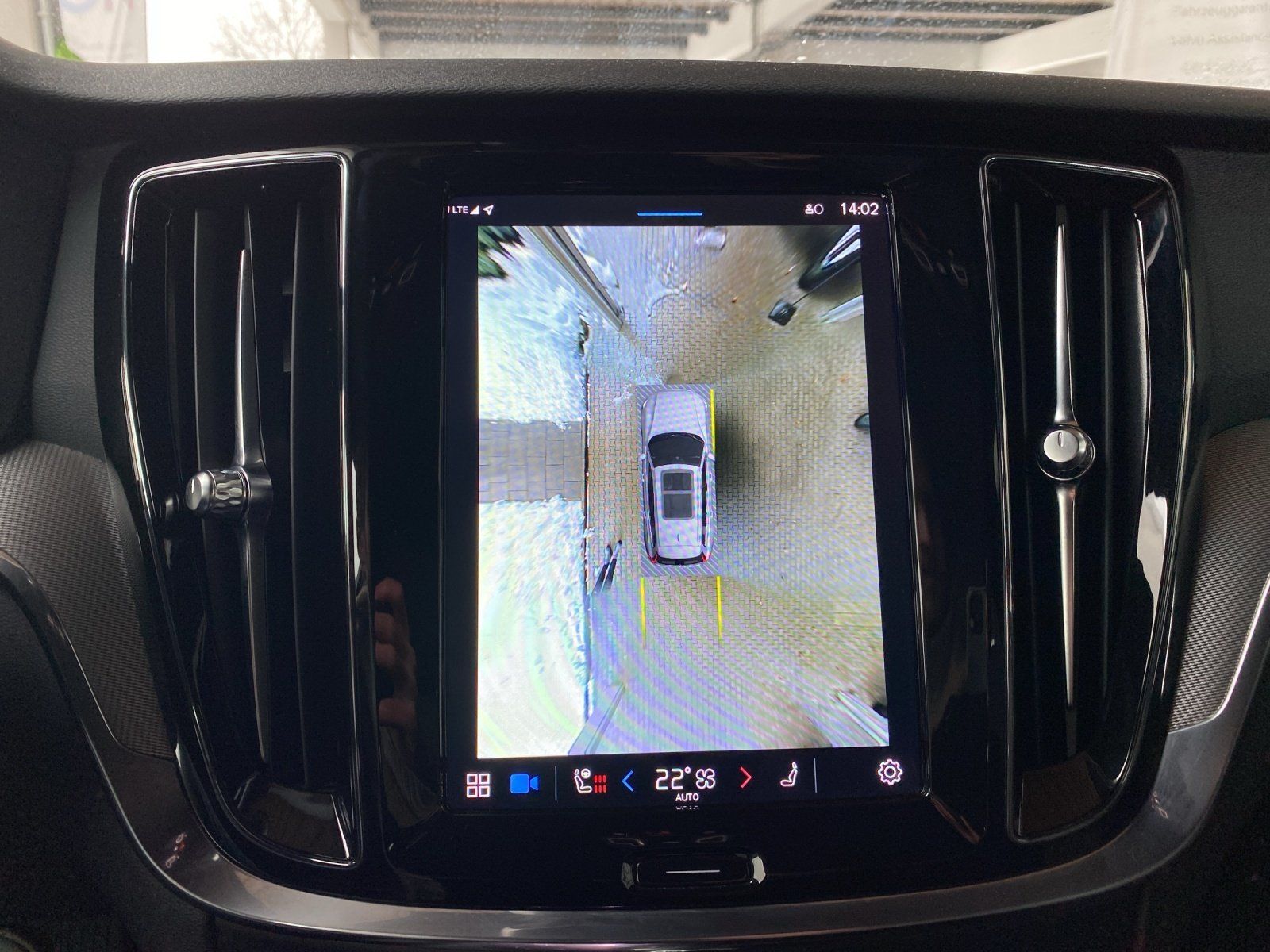 Volvo V60 Kombi T8 Twin Engine AWD*AHK*4xSHZ*WiPa*