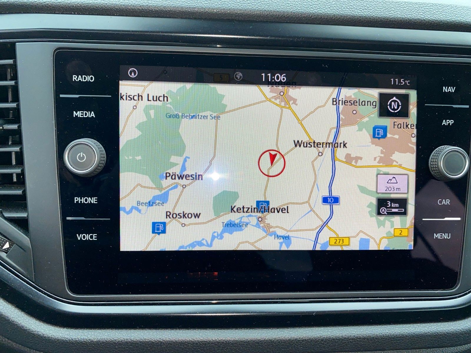 Volkswagen T-Roc Basis - Samsaru's Car Outlet