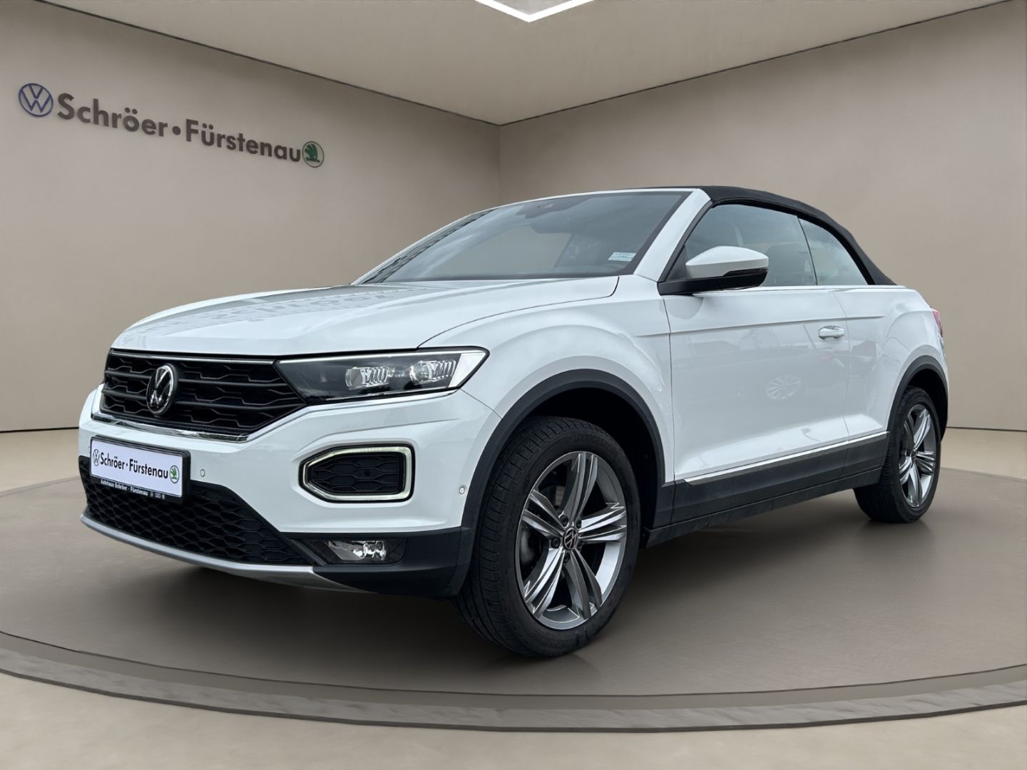 Volkswagen T-Roc Style 1.5 TSI DSG - Samsaru's Car Outlet