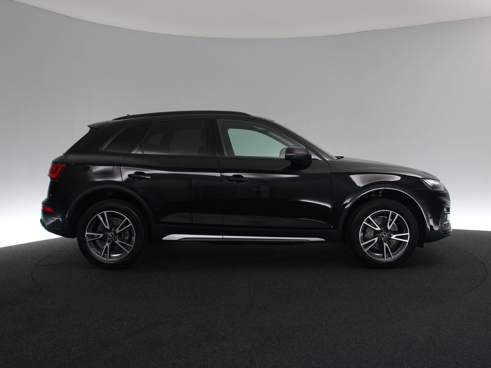 Audi Q5 40 TDI quattro advanced - Samsaru's Car Outlet