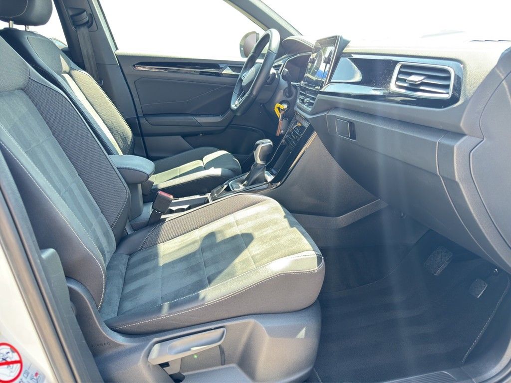 Volkswagen T-Roc 1.5 TSI DSG R-Line - Samsaru's Car Outlet