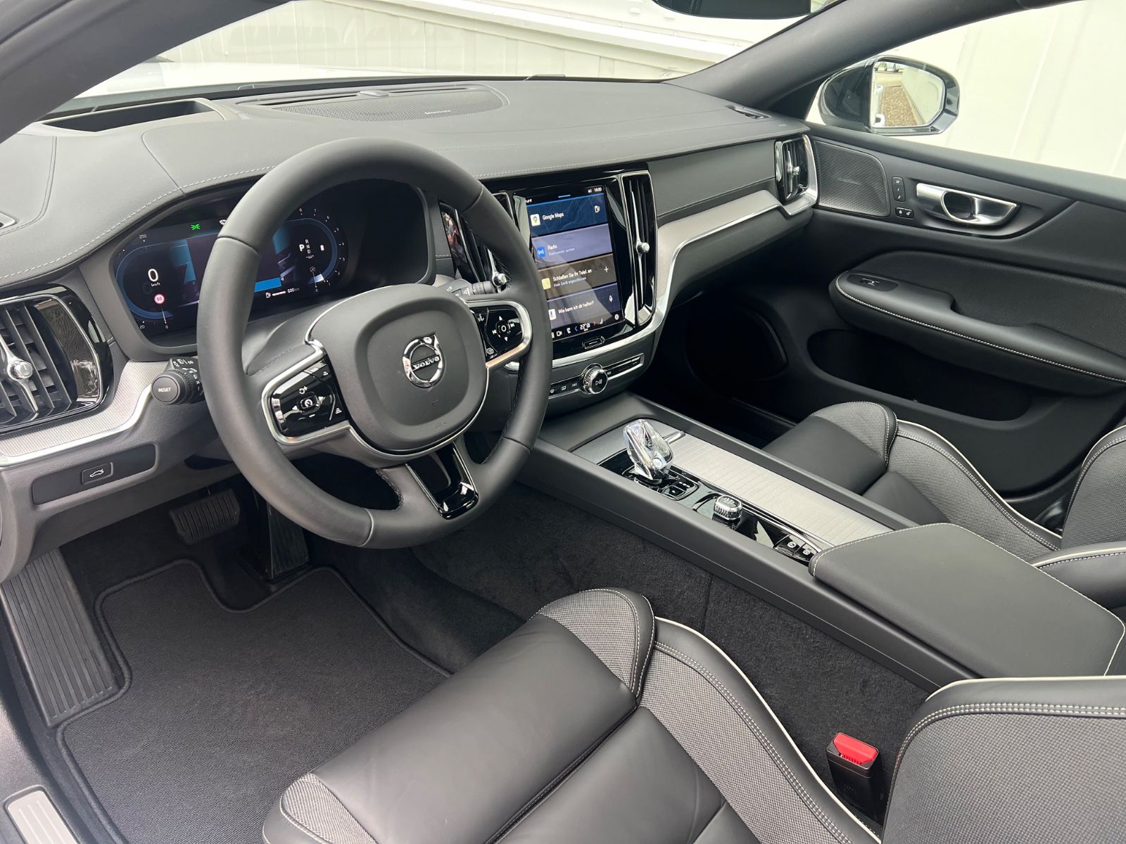 Volvo S60 B5 AWD Geartronic Ultimate Dark -40%